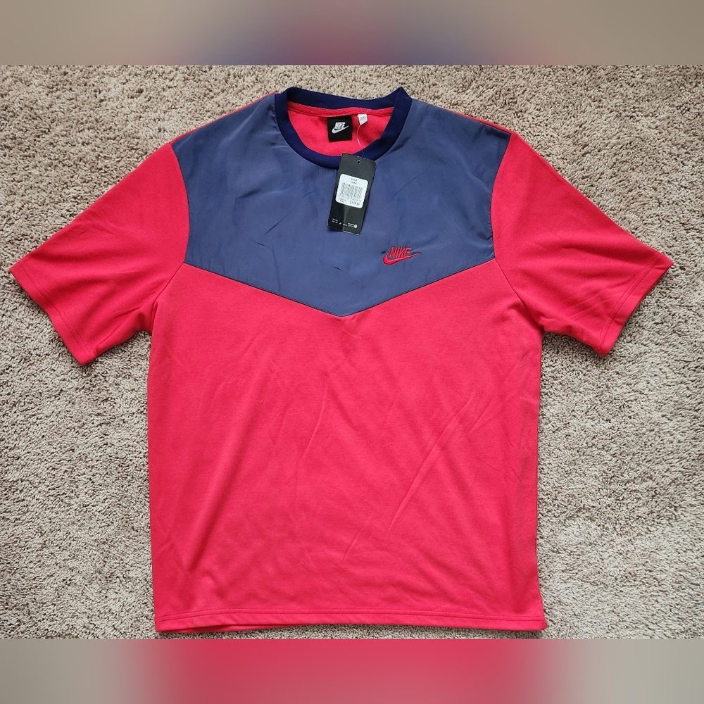 Nike Pullover Shirt Size XXL (fits like a men's Large) - Brand New with tags